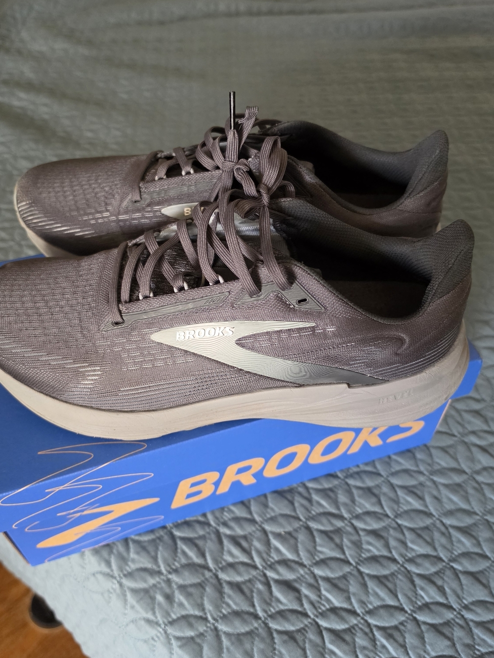 Brooks Men's Running Shoes in Dark Gray